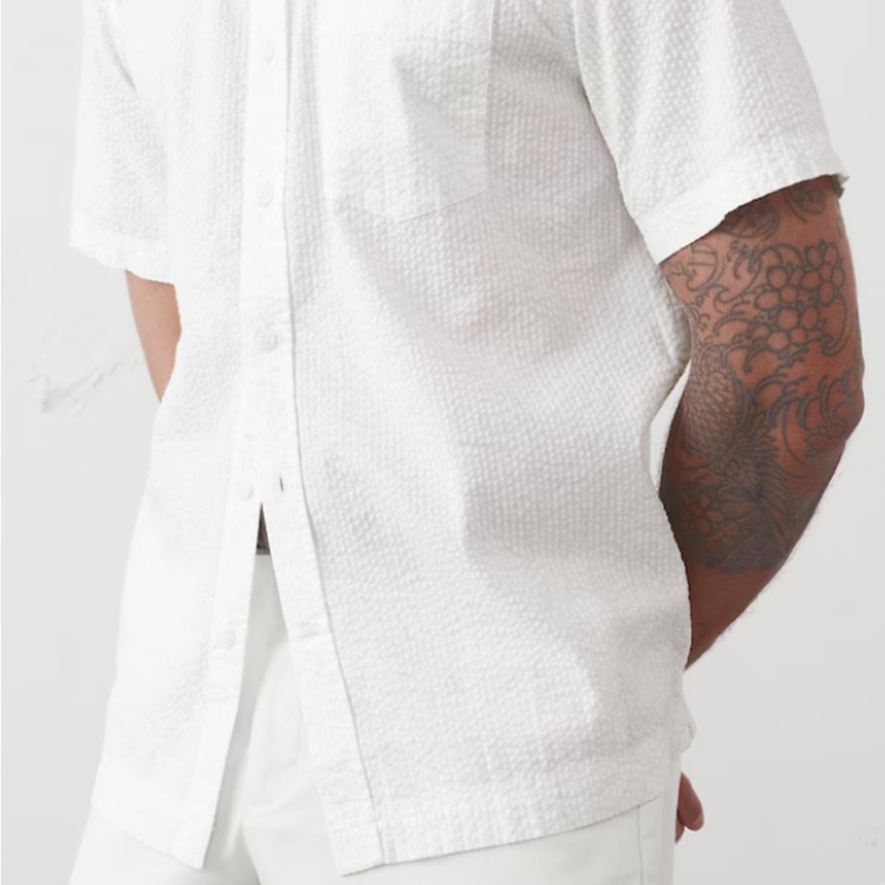 Banana Republic White seersucker  Casual Button Down Shirt